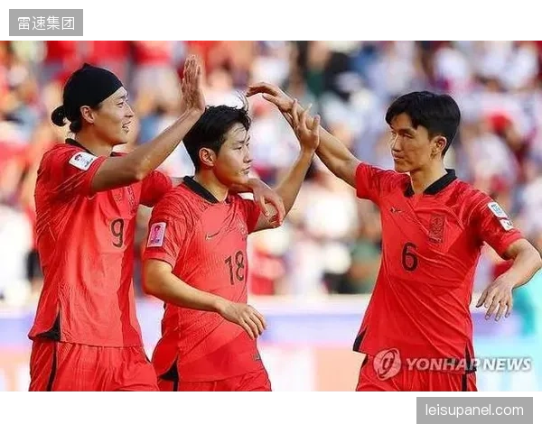 李刚仁将扮演韩国队中场节拍器，他的手术刀直塞是撕开铁桶阵的关键。